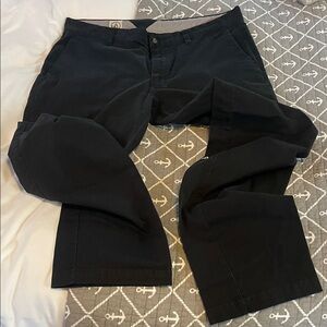 Men's volcom Black Pants 36x33
B5 location